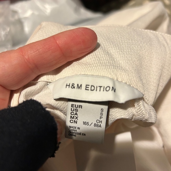 NWT H&M | Crepe Blouse w/silver studs | Women's small | Off white | Long Sleeve - Picture 4 of 9